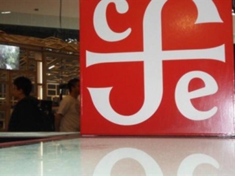 Enriquece FCE su catálogo editorial por 80º aniversario