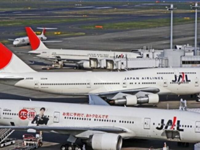 Cancelan miles de vuelos entre China y Japón ante disputa por islas