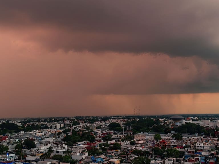 La Conagua y el Servicio Meteorológico Nacional pronosticaron lluvias y descargas eléctricas para este lunes. Getty Images