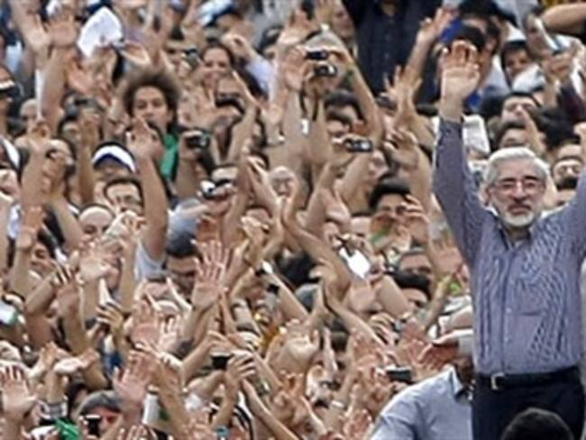 Disuelve policía iraní protestas contra Ahmadineyad