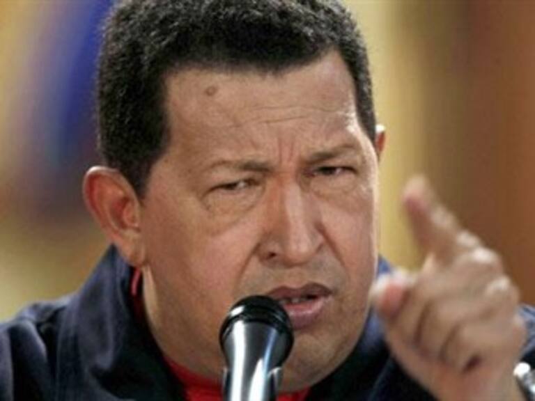 Chávez rompe silencio para felicitar al ejército venezolano por Twitter
