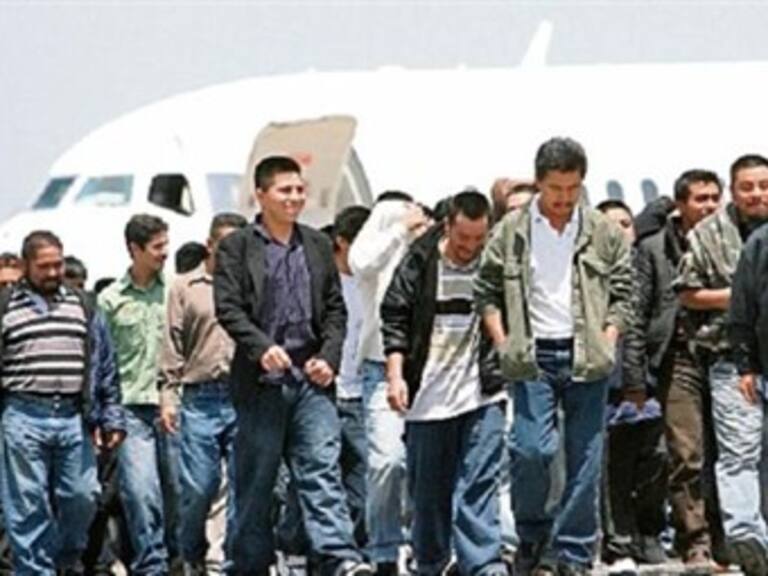 Repatria México a 70 guatemaltecos que rescató en Tenosique