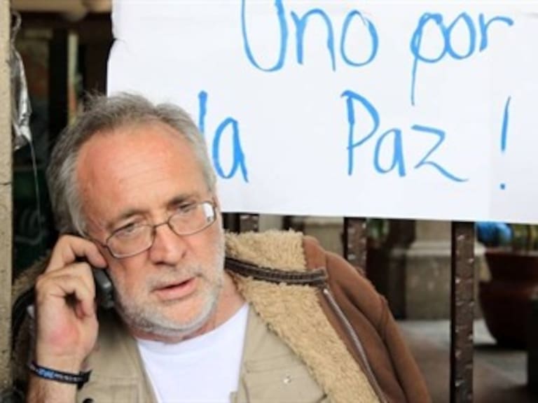 Llama Sicilia a Calderón a no traicionar su palabra por veto a Ley de Víctimas