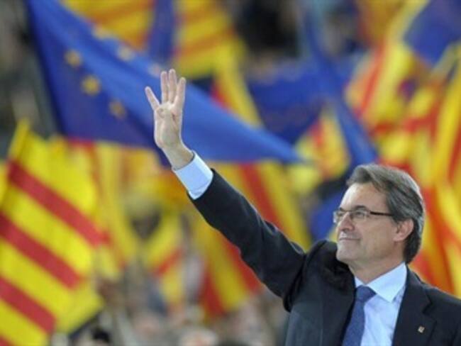 Arropa grito de '¡Independencia!' al presidente catalán en su último mitin