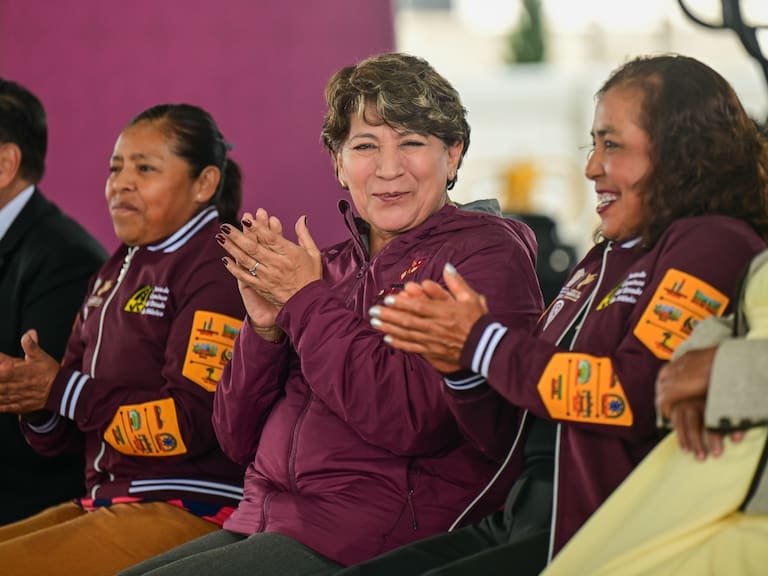 Delfina Gómez, gobernadora del Estado de México, durante la ceremonia conmemorativa por el 101 aniversario del Día del Caminero.