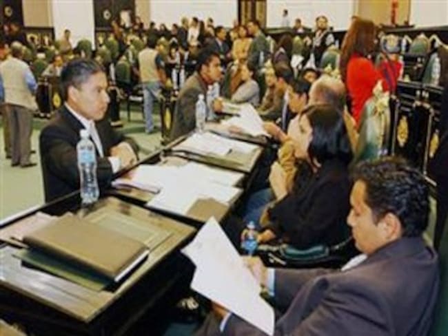 Alistan ola de amparos contra Ley de Ingresos