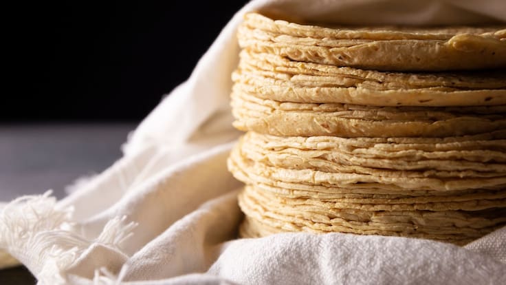 ¿Cómo recalentar tortillas para que queden como recién hechas? El truco que sí funciona