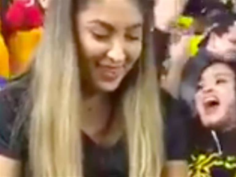 Aficionado de Tigres pidió matrimonio en pleno juego