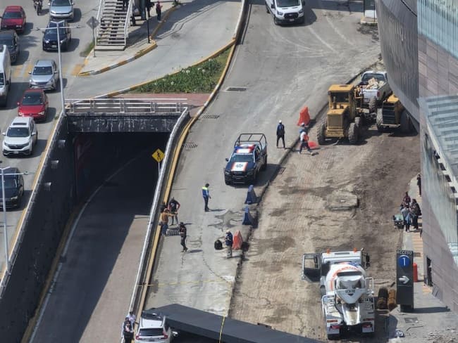 Colapso en Interlomas: estructura metálica cae sobre vehículo y mata a una mujer