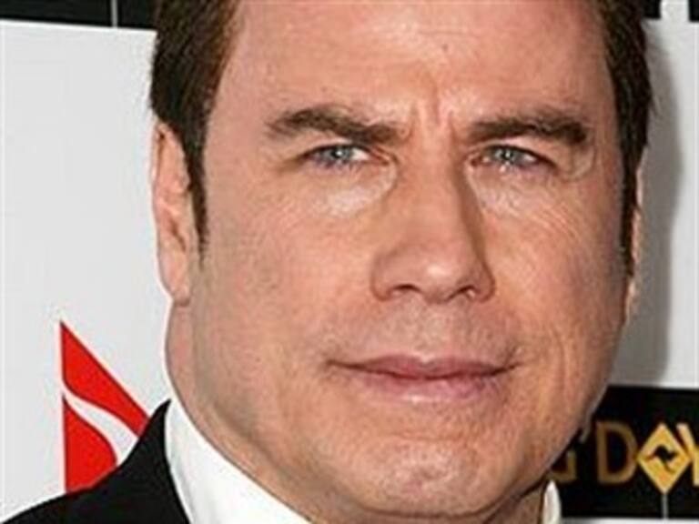 Gana John Travolta primer juicio contra escritor Robert Randolph