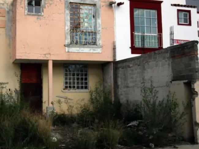 Gobierno e Infonavit ‘premian’ a invasores de casas y los dejarán quedarse con las casas que ocupan, con una condición