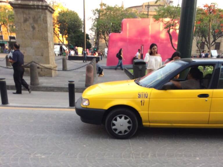 Vuelven operativos para levantar taxis sin holograma