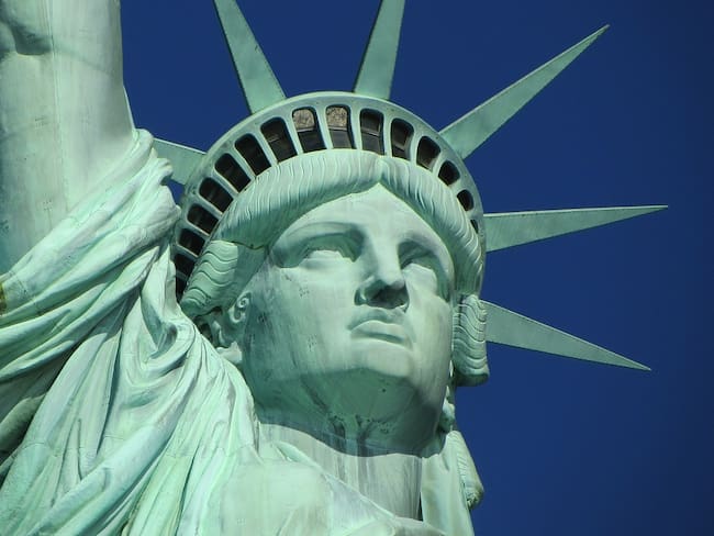 El Nasdaq-100 cae con fuerza por la presión sobre las tecnológicas y los comentarios de Powell agitan el sector