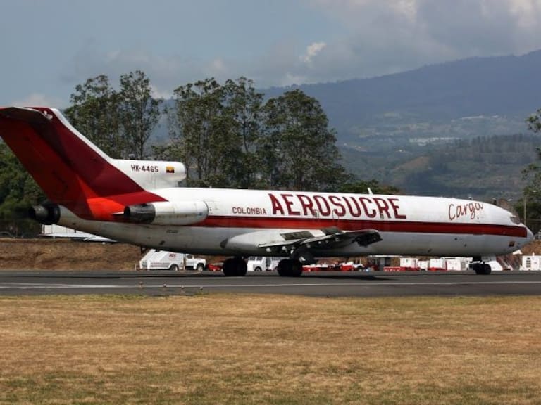 Se estrella avión de Aerosucre en Colombia