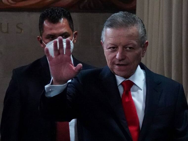 "No podemos forzar al ministro a quedarse como ministro"