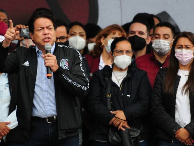 Morena pide al INE promover la consulta contra expresidentes