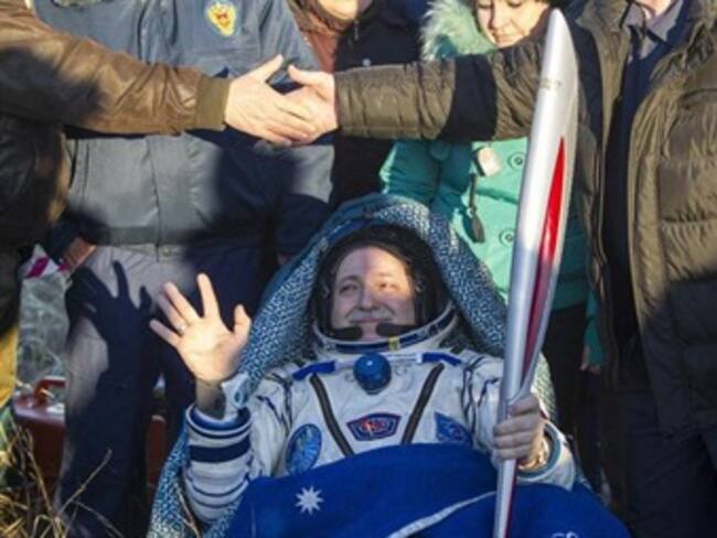 Regresa antorcha olímpica a la Tierra a bordo de nave Soyuz