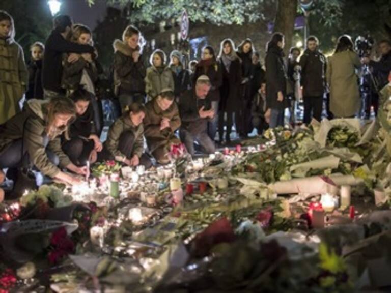 ​Suman 130 muertos por atentados en París