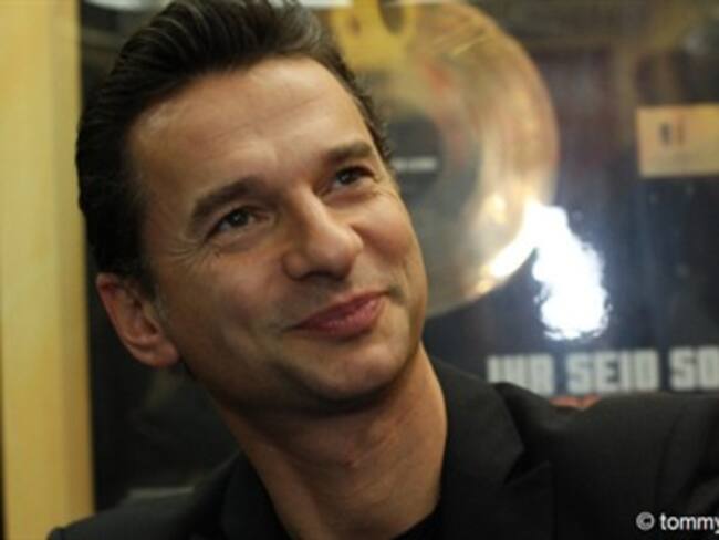 Operan con éxito al vocalista de Depeche Mode de un tumor maligno