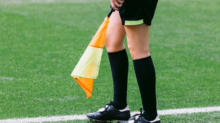 ¿Ganar o perder por un silbatazo? Tres árbitros históricos revelan los secretos de la cancha con Martha Debayle