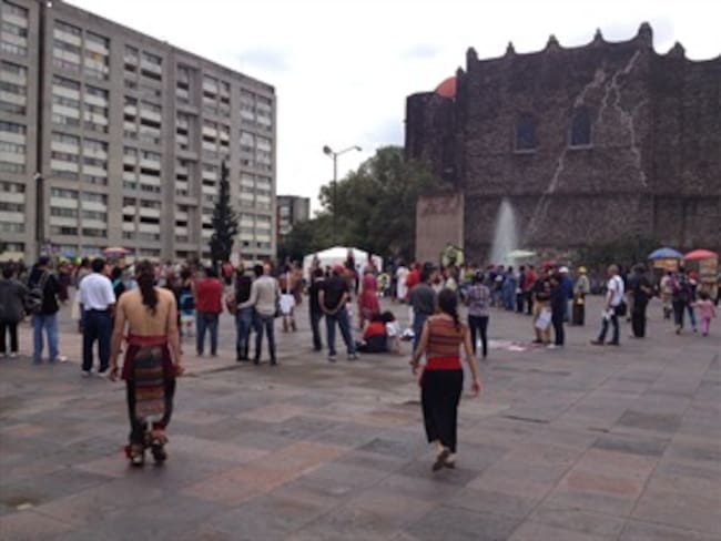 Se concentran jóvenes en Tlatelolco para marcha conmemorativa del 68