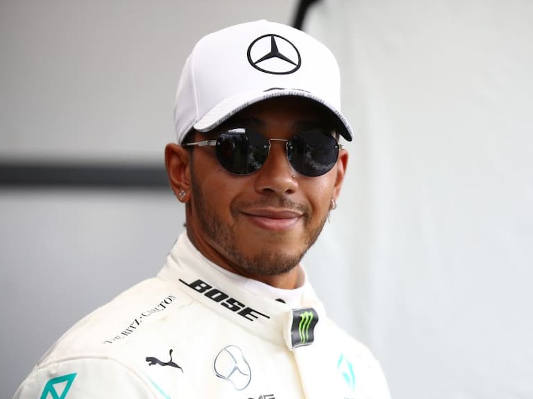 Lewis Hamilton celebró caída de estatua racista