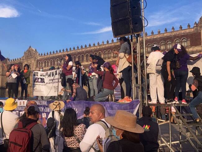 Marchan por el Día de la Eliminación de la Violencia contra la Mujer