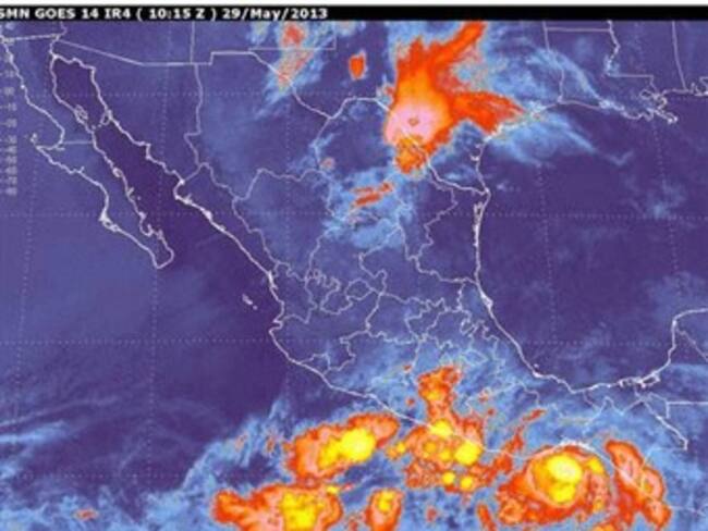 El huracán Bárbara toca Oaxaca, alertan autoridades