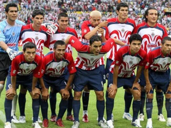 Vence Guadalajara 2-1 a Xelajú, pero queda fuera de Concachampions