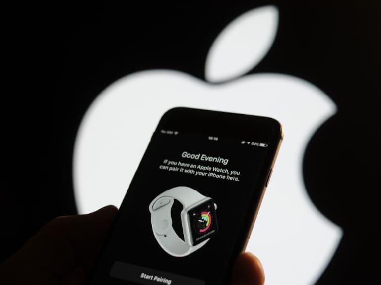 Apple confirma que ralentiza intencionalmente sus teléfonos