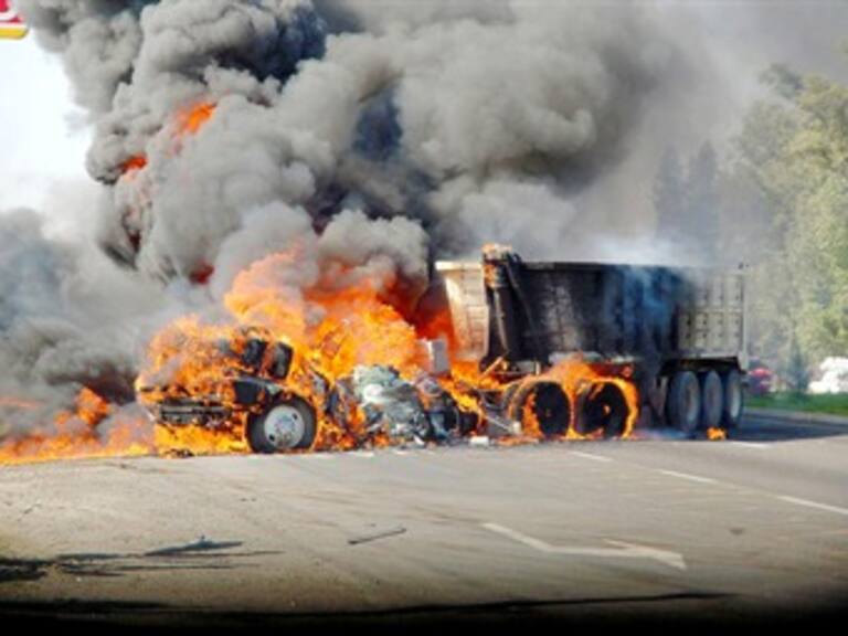 Reportan bloqueos en Michoacán