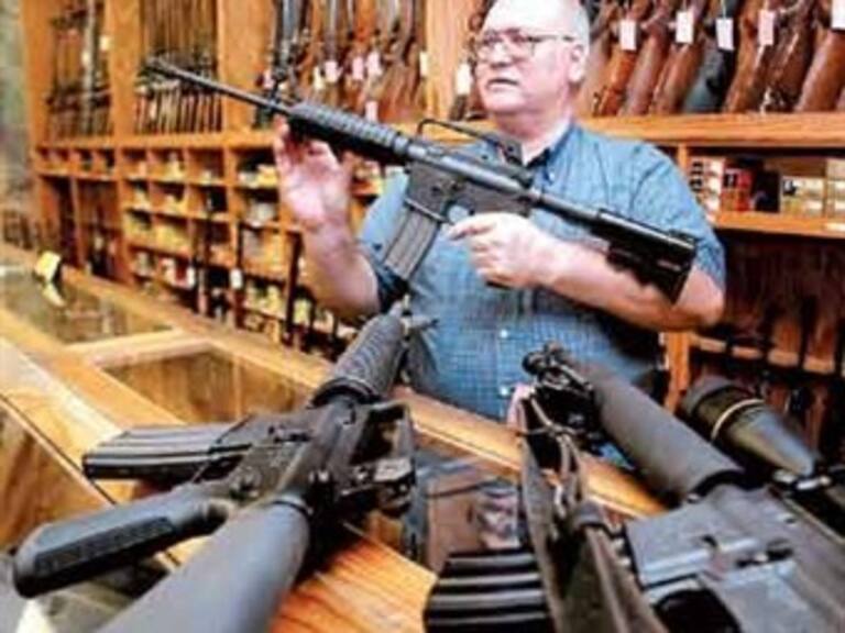Pedirá EU datos de compradores de armas en frontera con México