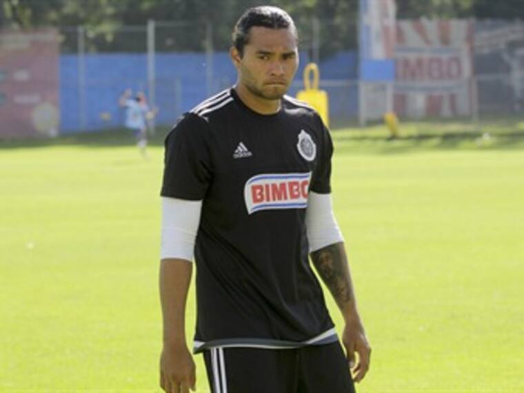 Carlos Peña no ve a Chivas peleando por no descender