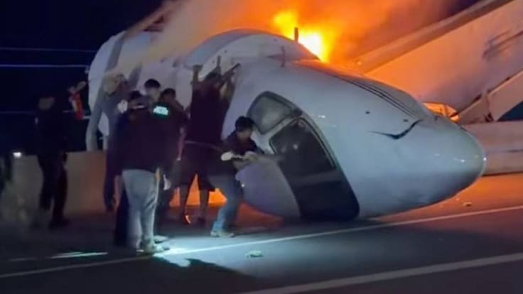 Aeronave se desploma en carretera de Laredo, Texas