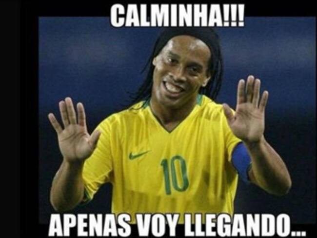 Los memes no se hicieron esperar luego del debut de Ronaldinho en 'Gallos Blancos'