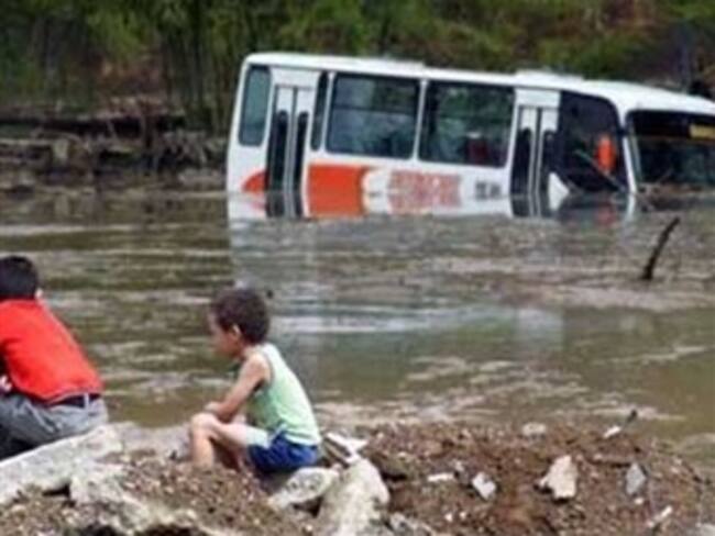 Suman 386 muertos por lluvias en Colombia