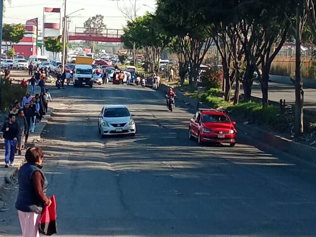 Bloqueos provocan caos en municipios del Estado De México y en CDMX