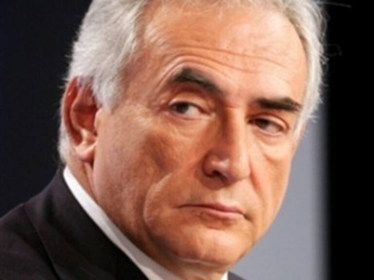 Sale Strauss-Kahn de la cárcel