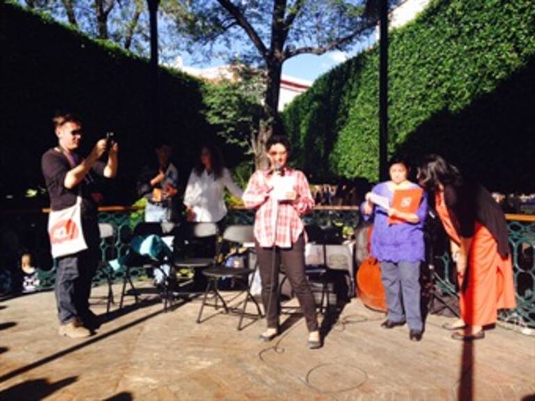 ​Dedican poema de Huerta a normalistas en el FIC