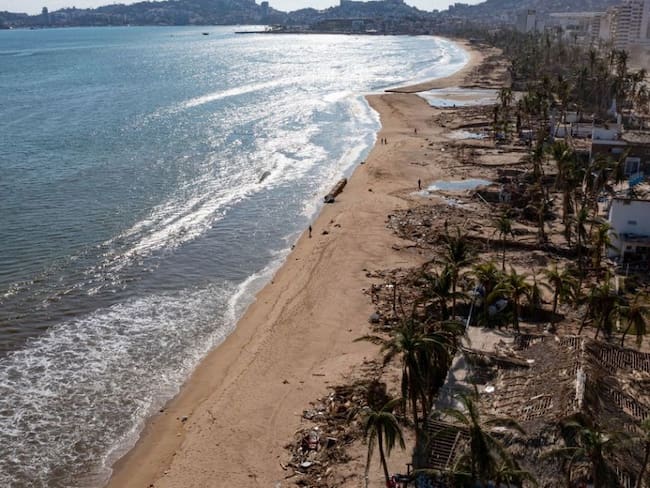 En Acapulco los daños por &quot;Otis&quot; son cuantiosos: AMLO