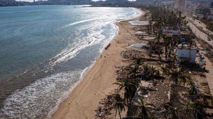 En Acapulco los daños por &quot;Otis&quot; son cuantiosos: AMLO