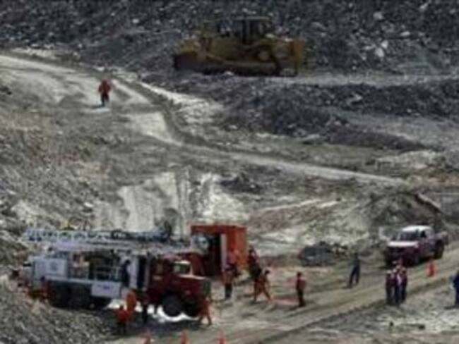 Gobierno chileno probará 'todo lo necesario' para rescate de mineros