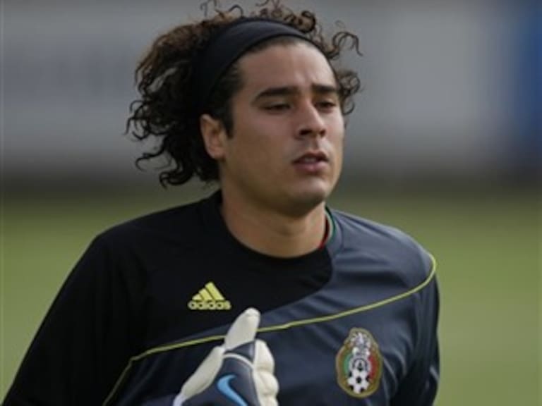 Será Guillermo Ochoa capitán en juego México & EU