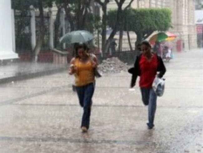 Llueve en diversas zonas del DF
