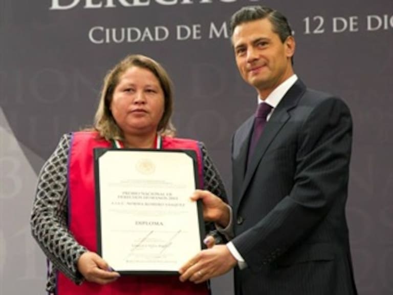 Entrega EPN Premio Nacional de Derechos Humanos 2013