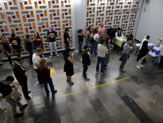 Captan a enfermera negando vacunas contra el sarampión en el Metro de CDMX: “Terminamos a las dos”