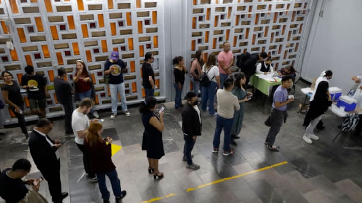 Captan a enfermera negando vacunas contra el sarampión en el Metro de CDMX: “Terminamos a las dos”