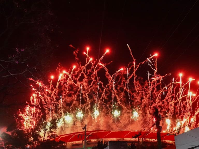 Acompañado de fuegos artificiales y juego de luces es como se dio oficialmente la reinauguración del Estadio Banorte, esto durante el medio tiempo del partido de futbol entre la selección mexicana frente a su similar de Portugal.