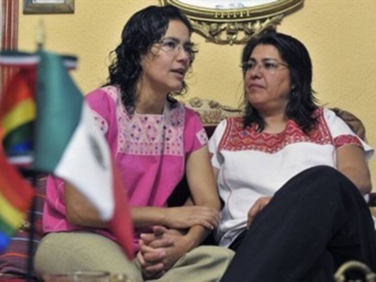 Logra pareja gay afiliación al IMSS