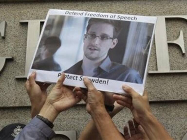 Debe EU considerar clemencia para Snowden: NYT